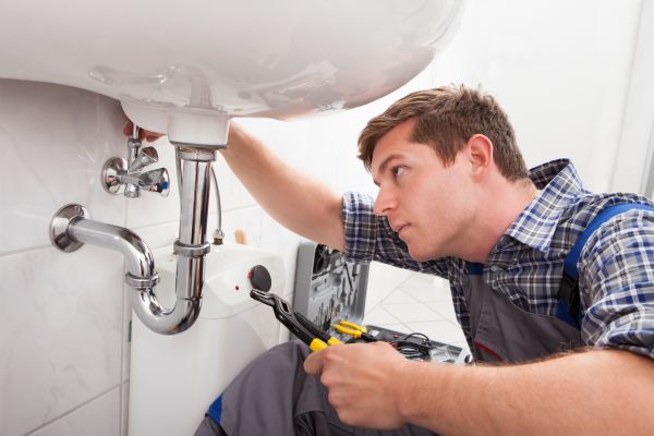 Cost of Residential Plumbing Service in Valencia