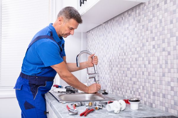 Cost of Faucet Repair in Valencia