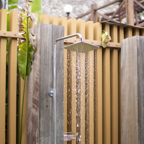 Cost of Outdoor Shower Plumbing in Valencia