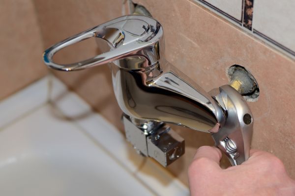 Cost of Bathroom Faucet Installation in Valencia