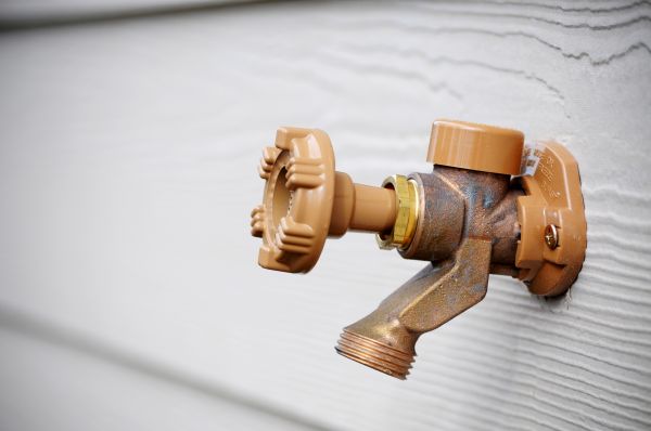 Cost of Water Spigot Repair in Valencia