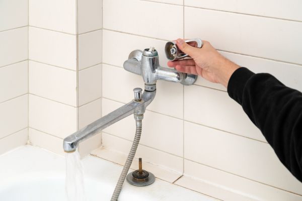 Cost of Shower Handle Repair in Valencia