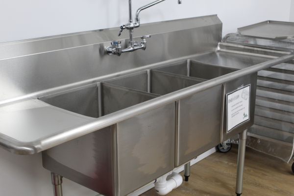 Cost of Utility Sink Installation in Valencia